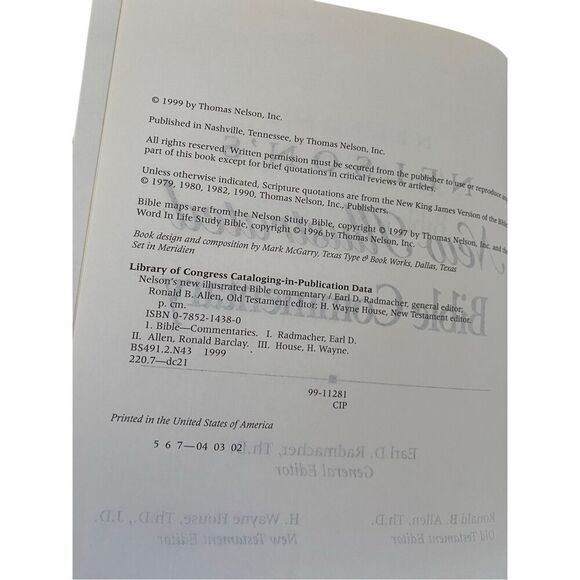 Nelsons New Illustrated Bible Commentary Hardcover Book Religious - Picture 7 of 14